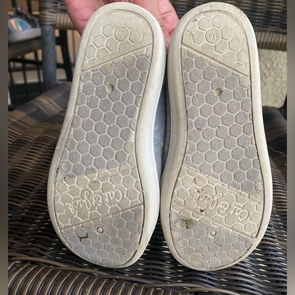 Cat & Jack Girls Size 10C Gray Shoes With Hearts - Picture 4 of 4